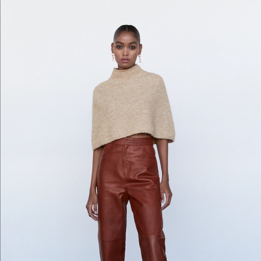 NWT Zara knit Cape in Sand. Size M